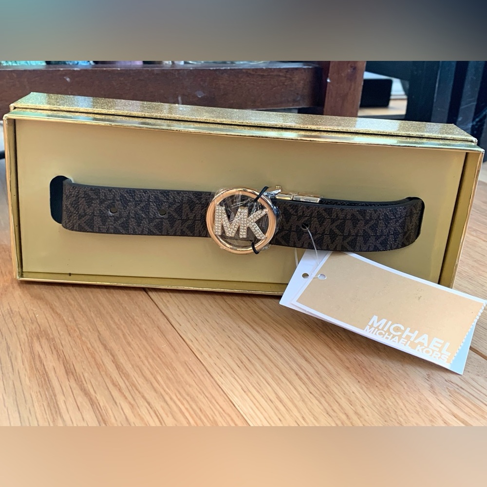 Great Gift!!!  NWT Michael Kors Brown Logo Print. Size S/M